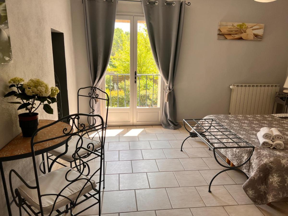 Apartamento Mas de l'Estiou Monteux Exterior foto