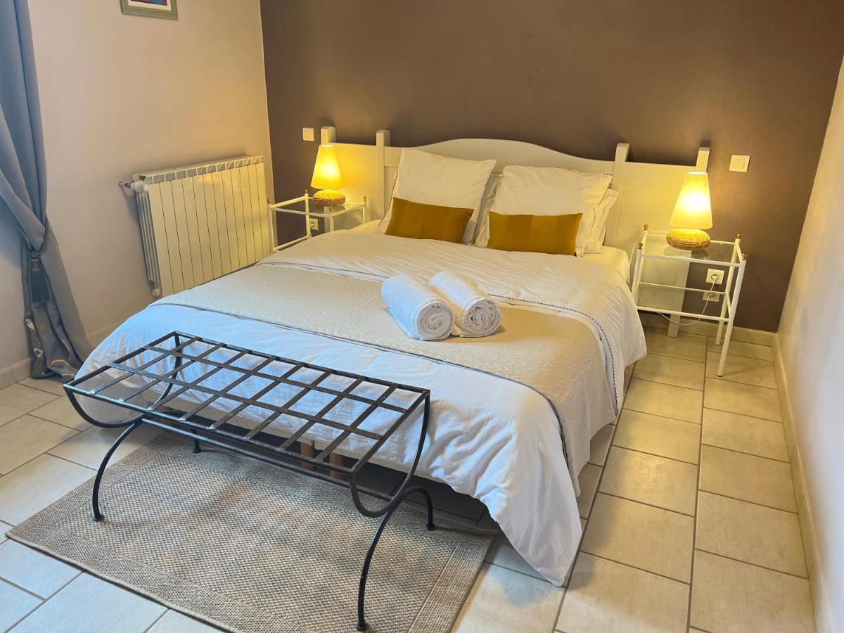 Apartamento Mas de l'Estiou Monteux Exterior foto