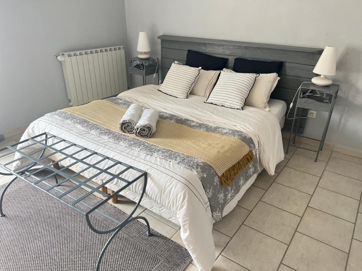 Apartamento Mas de l'Estiou Monteux Exterior foto