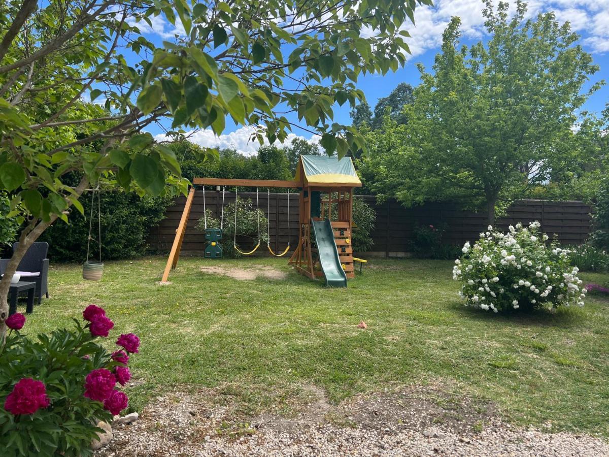 Apartamento Mas de l'Estiou Monteux Exterior foto