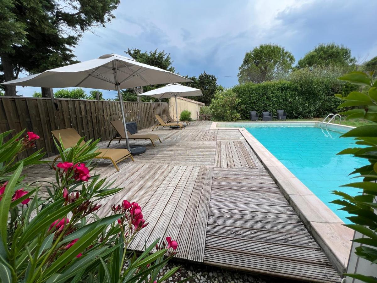 Apartamento Mas de l'Estiou Monteux Exterior foto