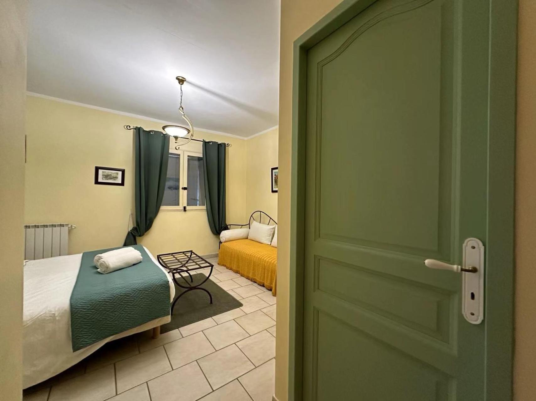 Apartamento Mas de l'Estiou Monteux Exterior foto