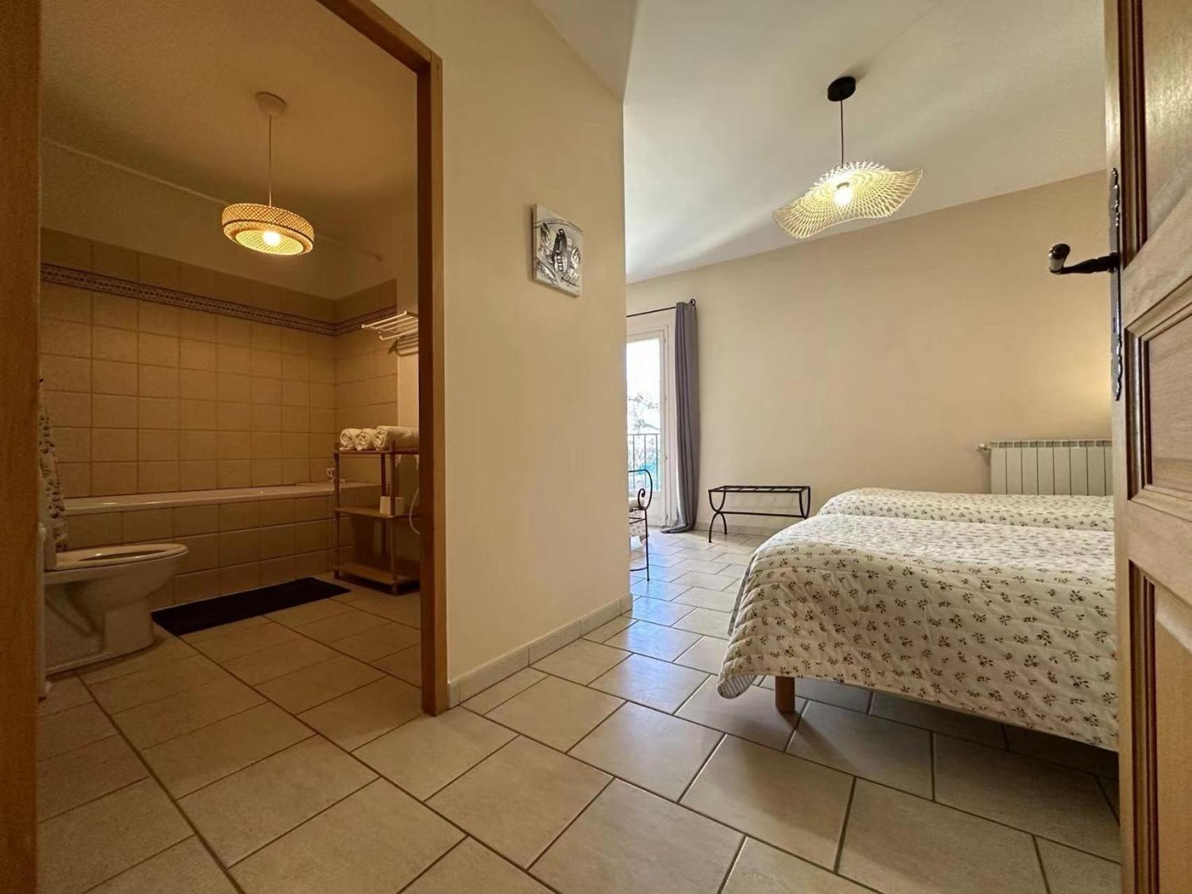 Apartamento Mas de l'Estiou Monteux Exterior foto